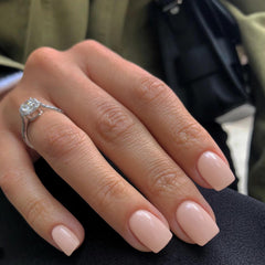 KXAMELIE uso rápido con adherentes para fijar uñas postizas.