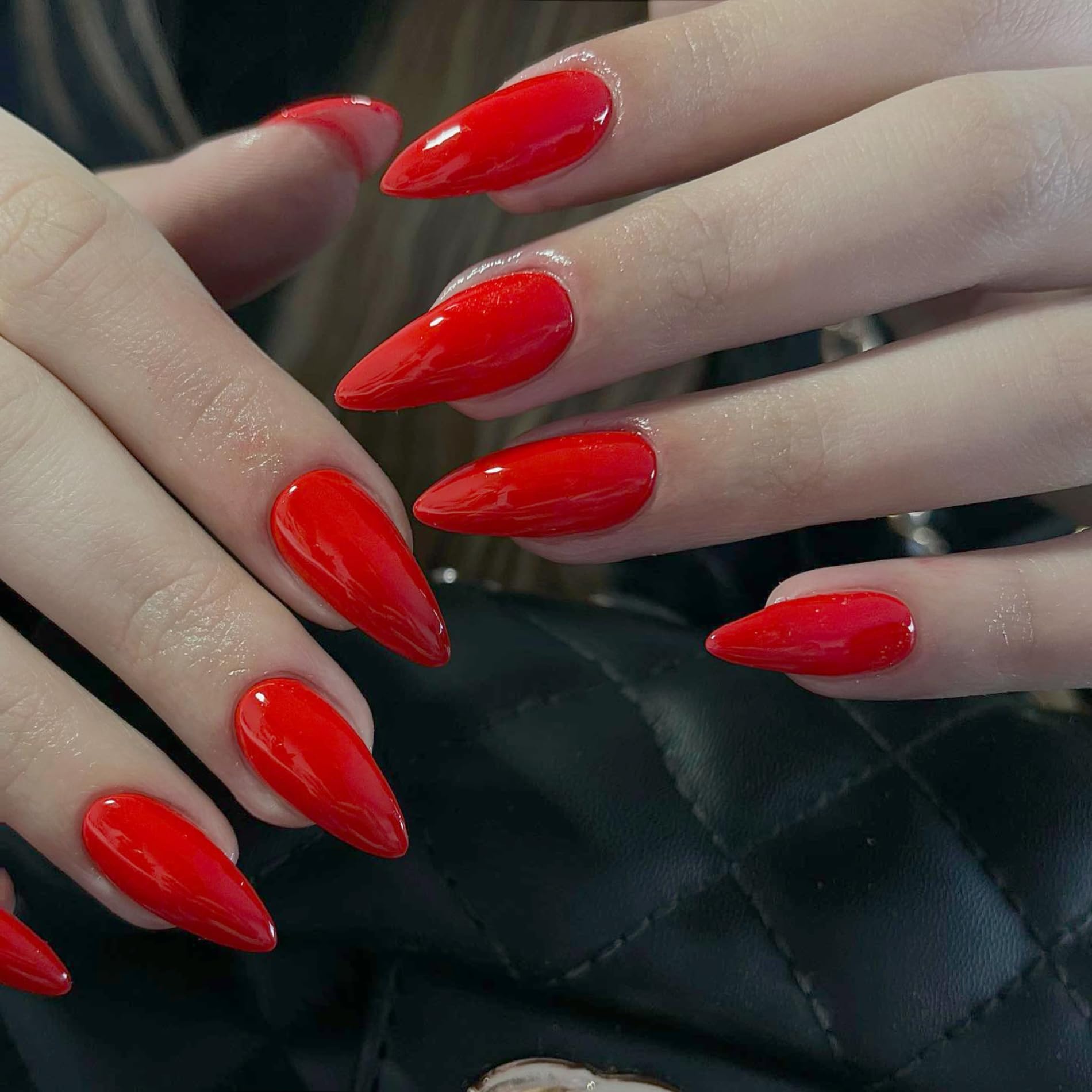 Uñas KXAMELIE de aplicación fácil, se adhieren rápido.