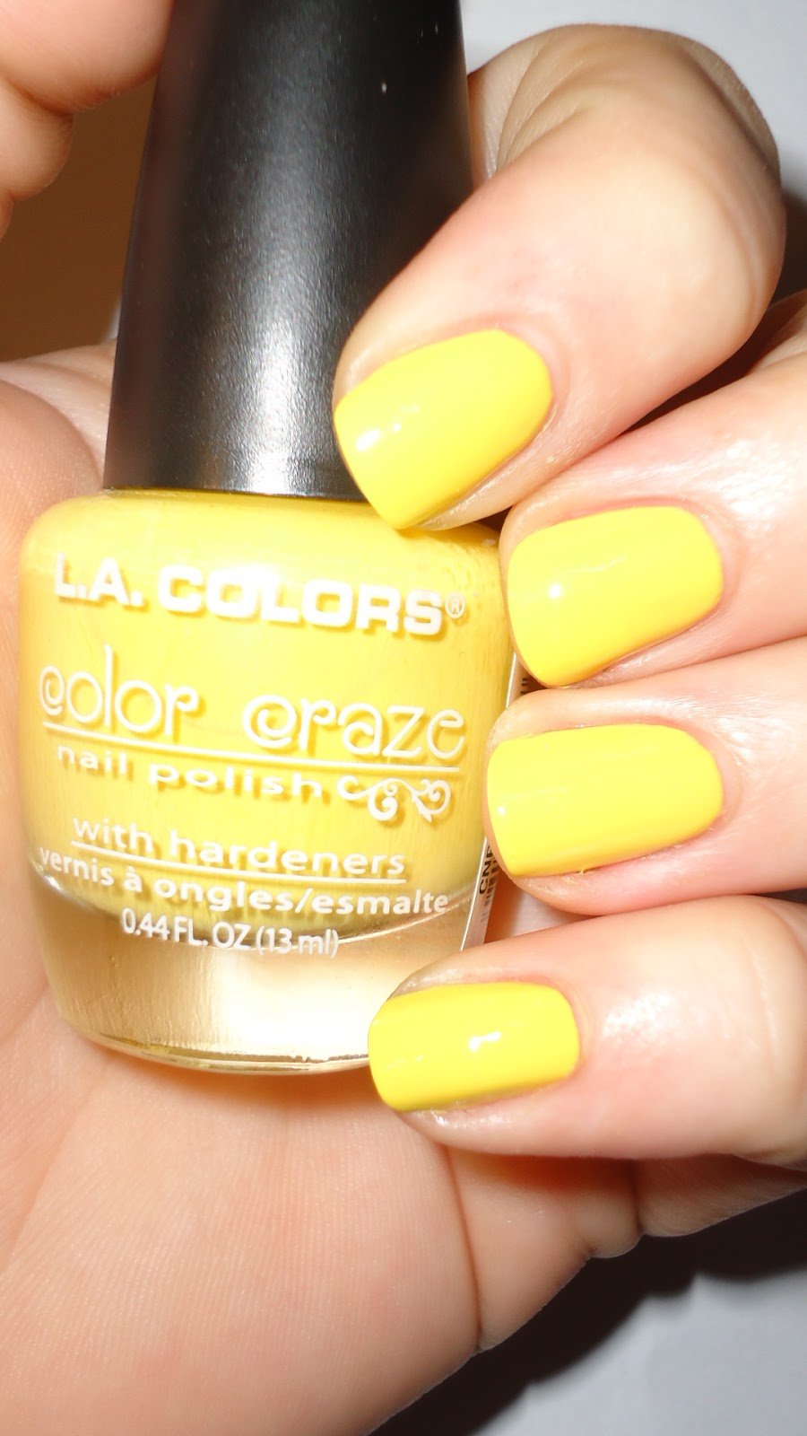 L.A. COLORS Color Craze Daisy, aplicación fácil, acabado que seca rápido para uso diario.