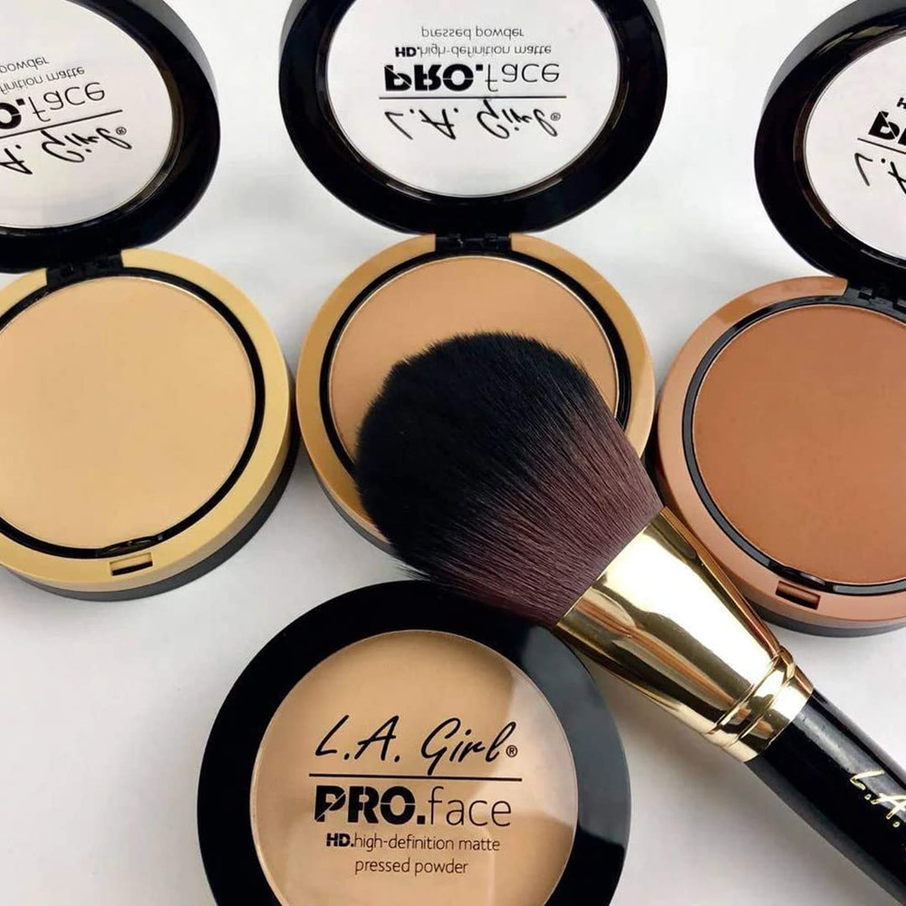Duración prolongada de L.A. Girl Pro Face Matte para días ocupados.
