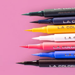 Acabado mate y duradero para looks diarios con L.A. COLORS Mark & Line CLE823.