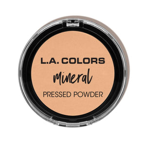 L.A. COLORS Mineral Pressed Powder Creamy Natural en compacto, acabado suave y natural todo el día.