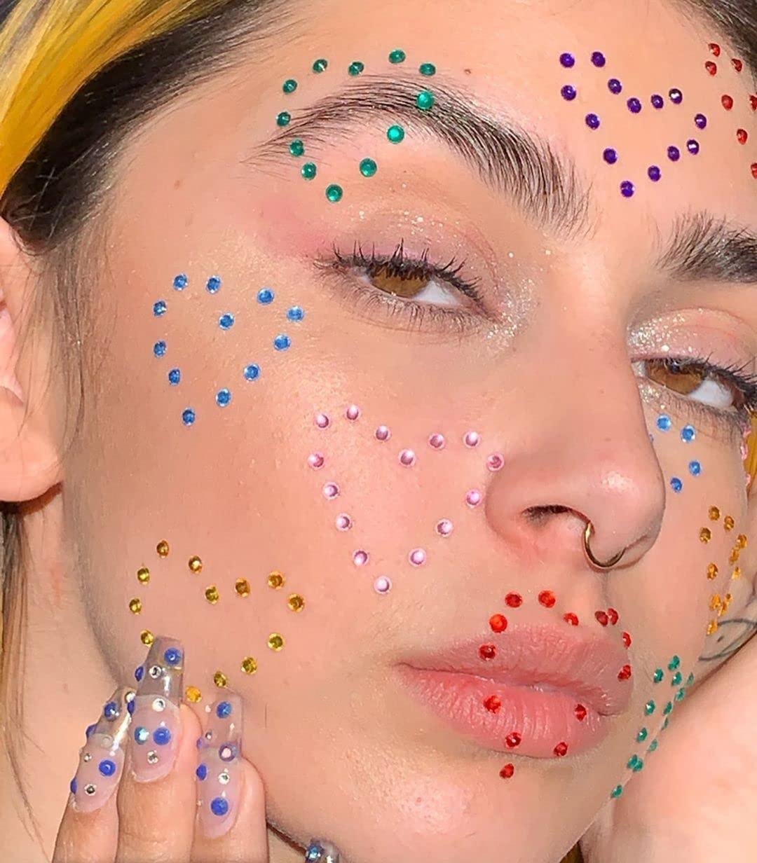 La Jolie Jasmin uso en festival de maquillaje para brillar.