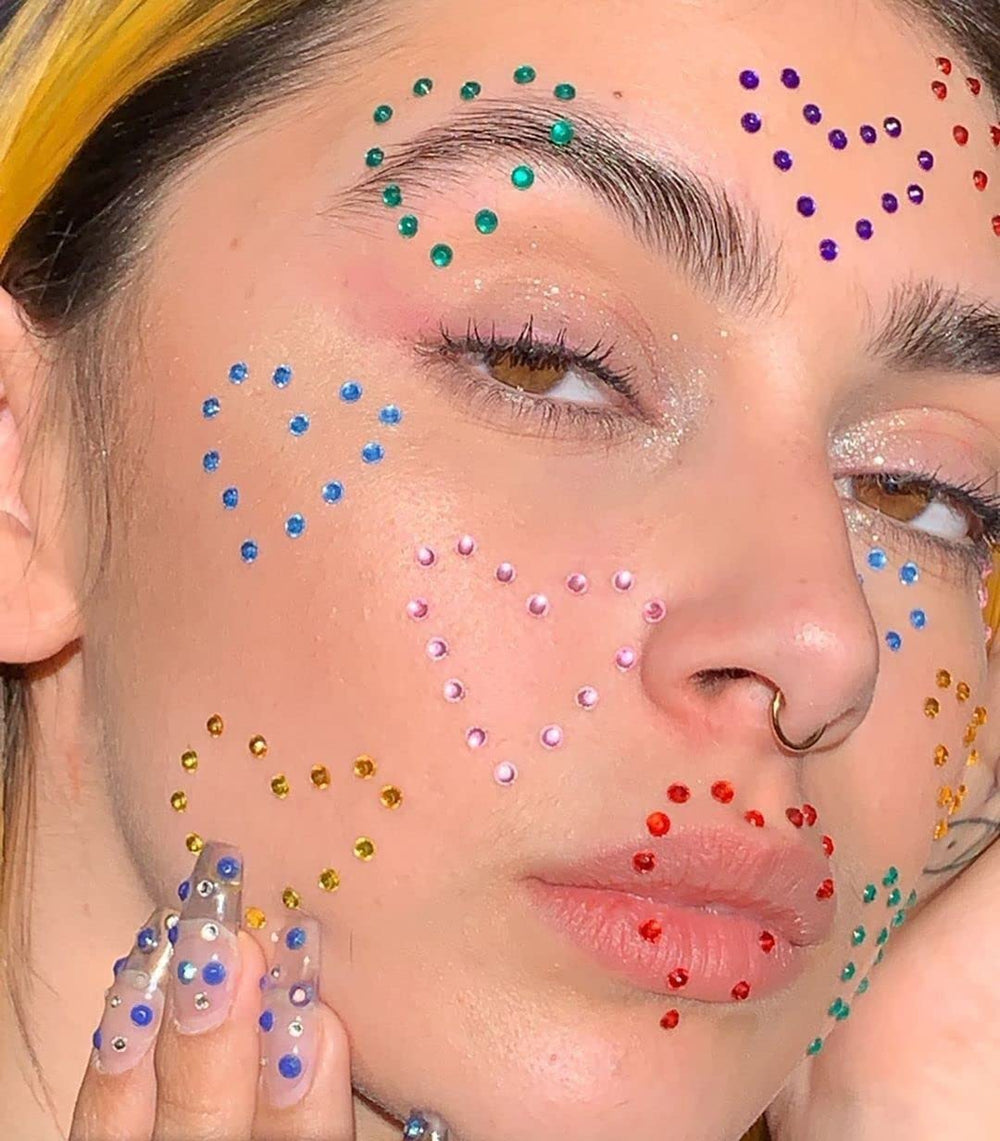 La Jolie Jasmin uso en festival de maquillaje para brillar.
