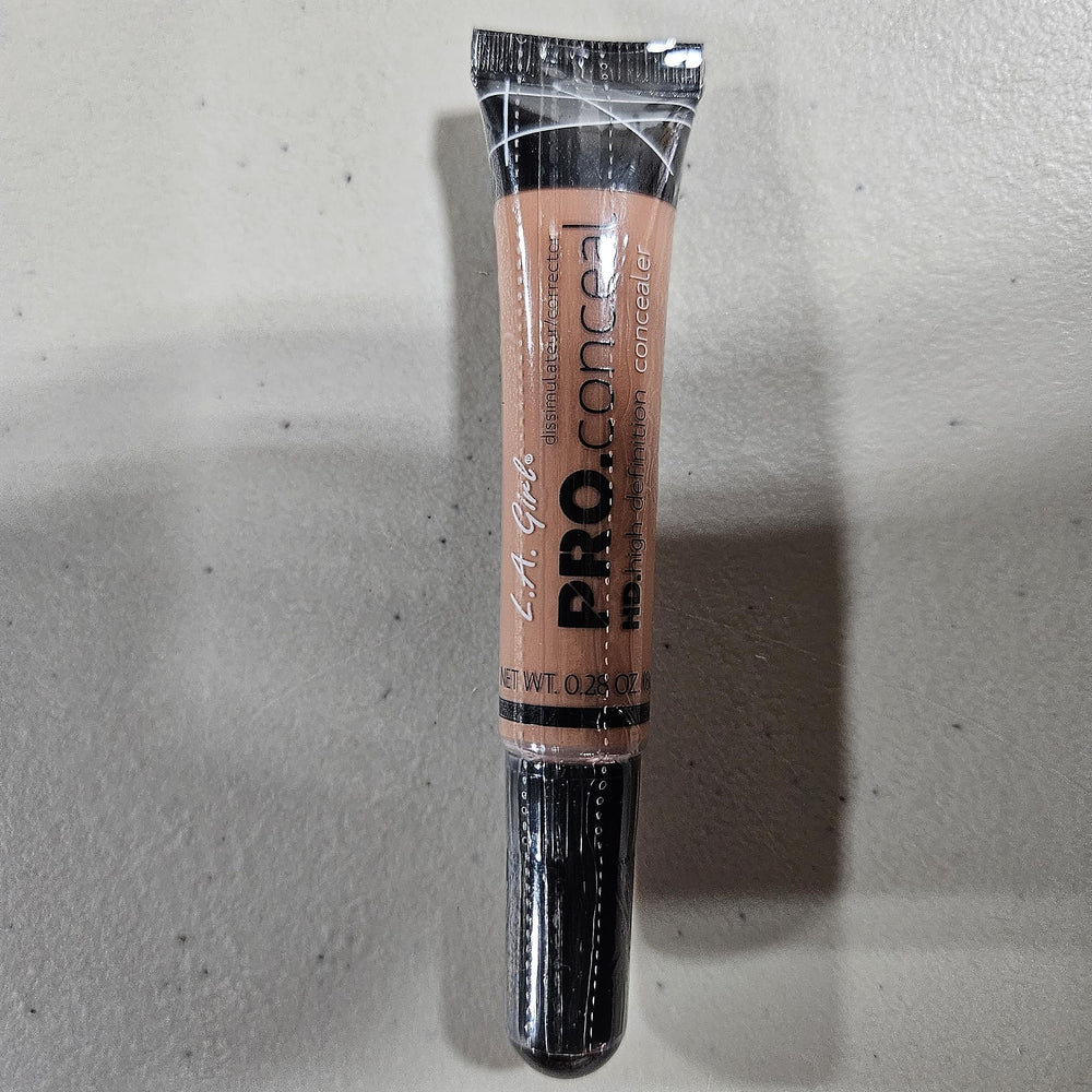 La mezcla de L.A. Girl Pro Conceal se integra con la piel de forma suave.