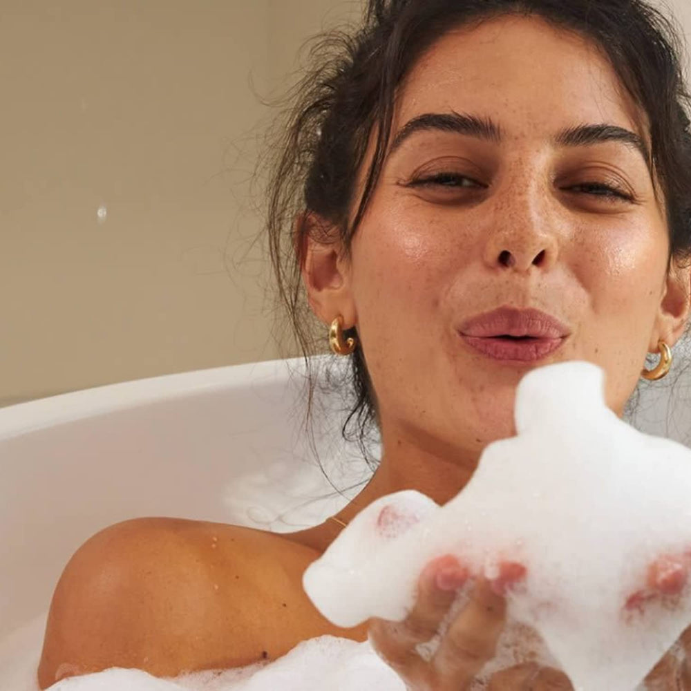 LaLicious exfoliante de azúcar de coco deja hidratación ligera sin grasa.