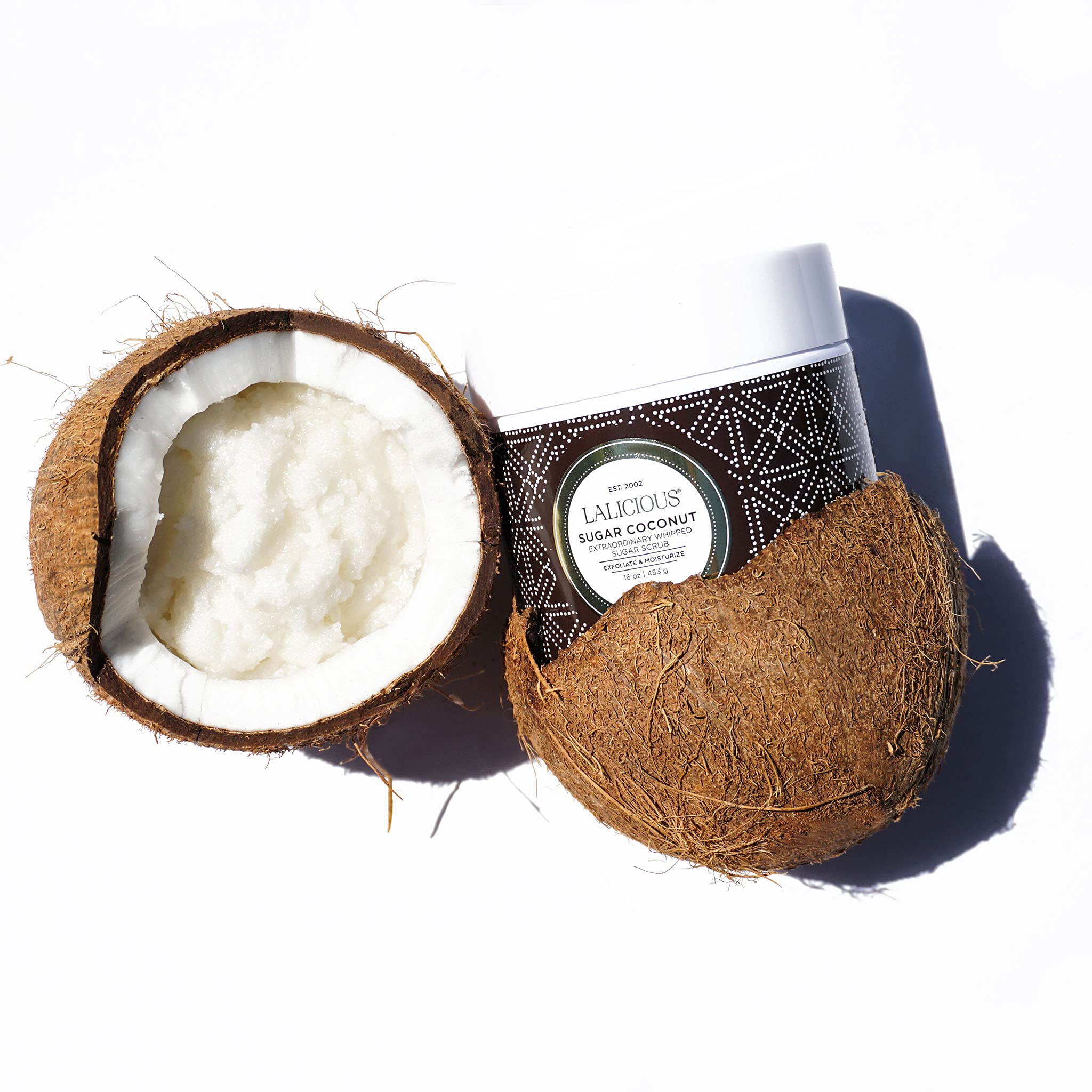 LaLicious exfoliante de azúcar de coco deja piel luminosa tras exfoliar.