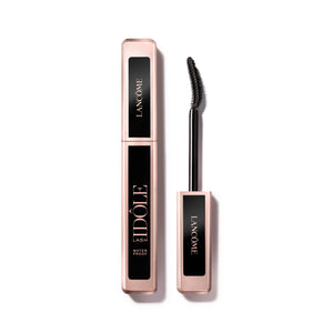 Lancôme Lash Idôle con aplicador curvo 360 cerdas eleva y separa pestañas.