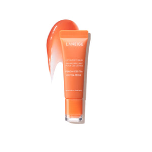 Laneige Lip Glowy Balm Peach Iced Tea aplicado para labios hidratados con brillo suave