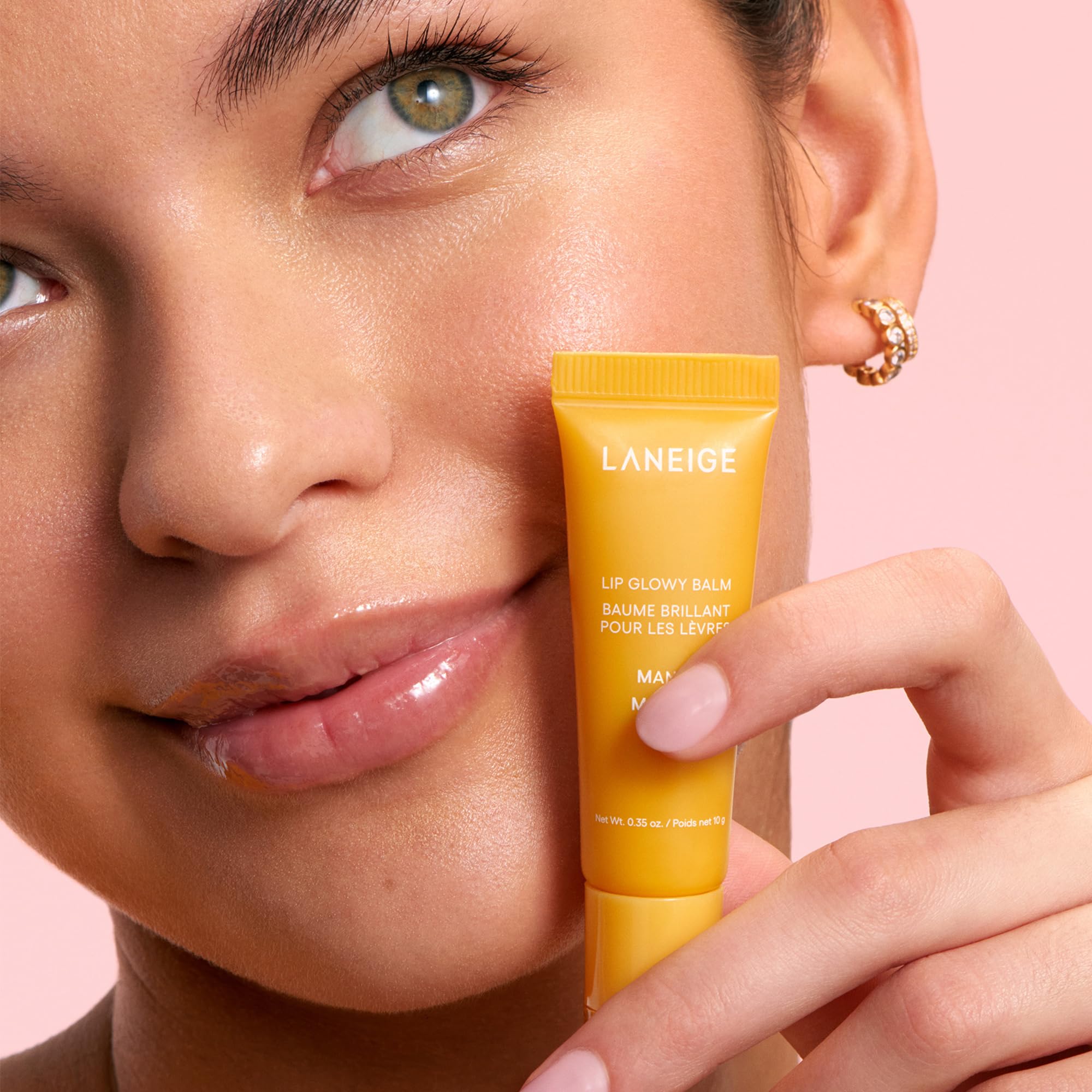 LANEIGE Lip Glowy Balm Mango: brillo suave que realza labios sin peso.