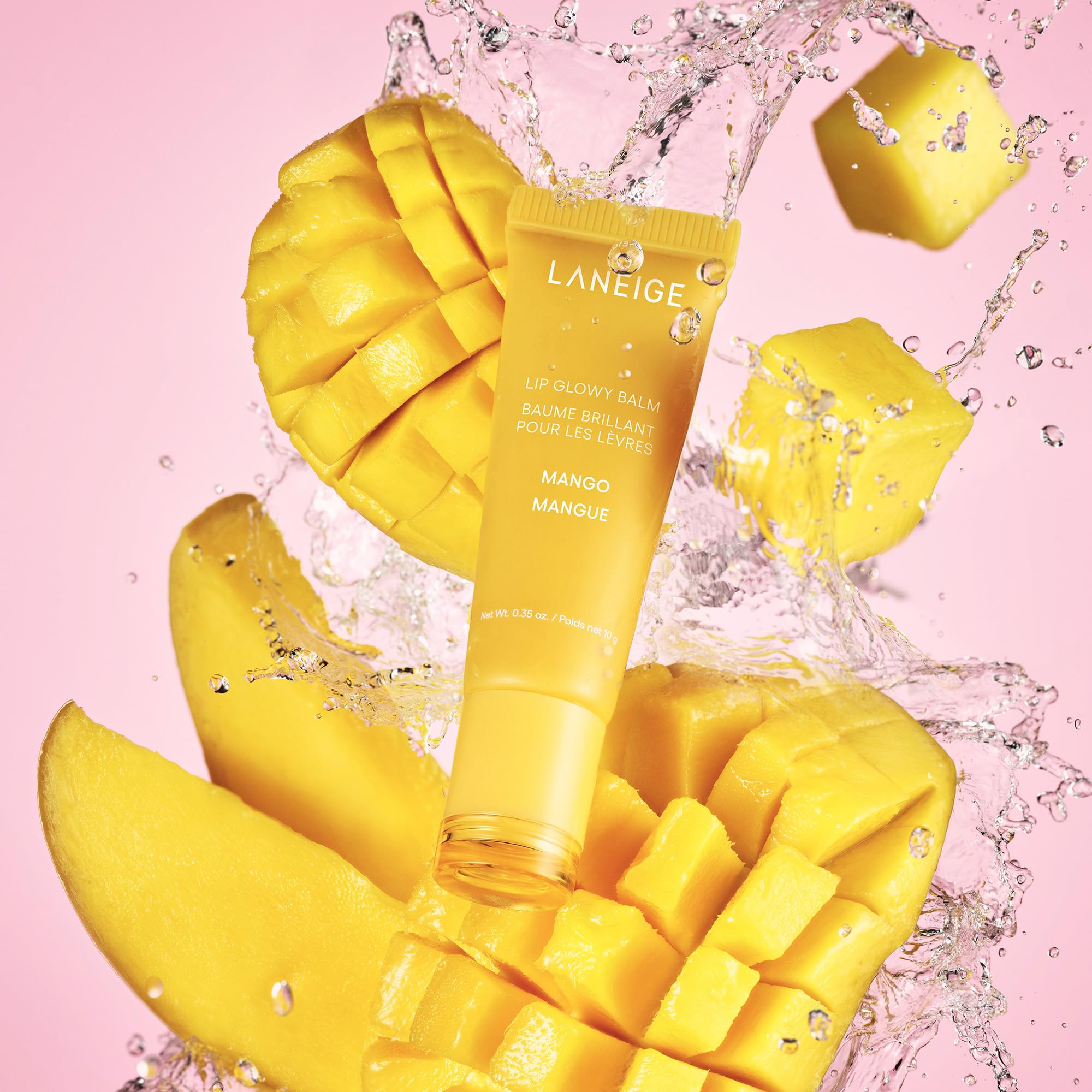 LANEIGE Lip Glowy Balm Mango: muestra de color ligera para combinar con maquillaje.