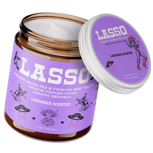 Bote de sebo de res LASSO con lavanda para hidratación suave.