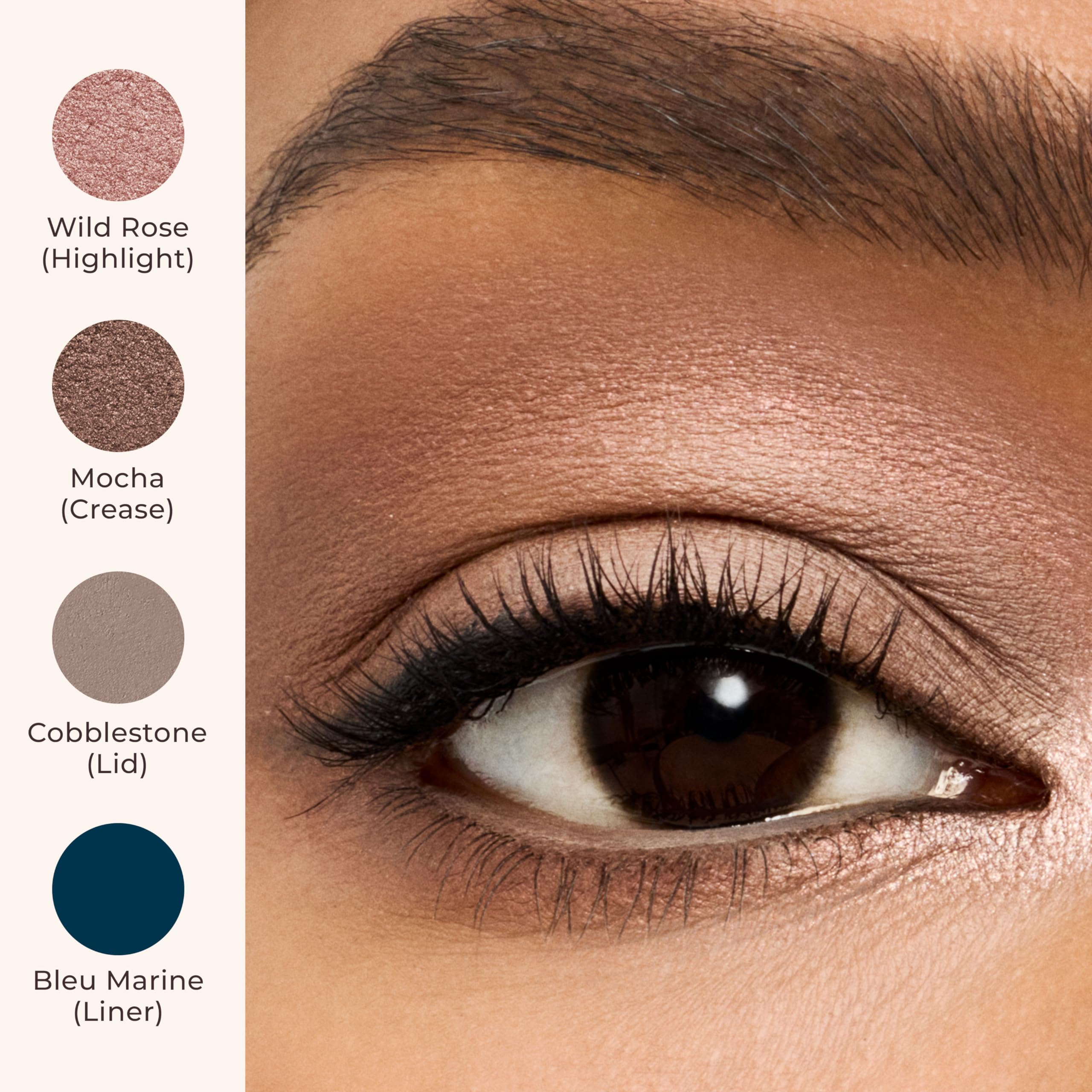 Laura Mercier Caviar Stick ofrece pigmento rico para color duradero.