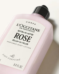 L'Occitane Rose textura ligera se absorbe rápidamente para uso diario.