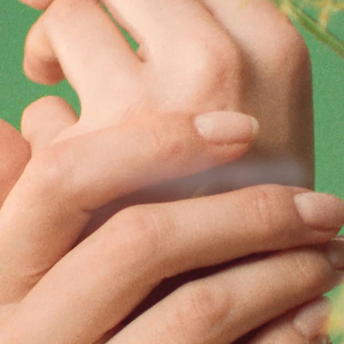 L'Occitane Verbena Gel-Crema para manos, piel hidratada que se siente fresca durante el día.