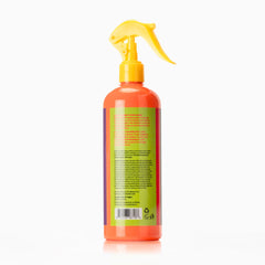 Aplicación uniforme con atomizador de LOCK'N SLEEK hidrata trenzas y locs.
