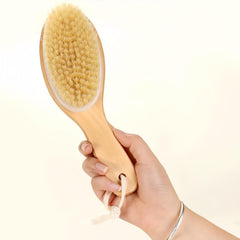 Mango de madera ergonómico de LONGCO para control cómodo durante el cepillado.
