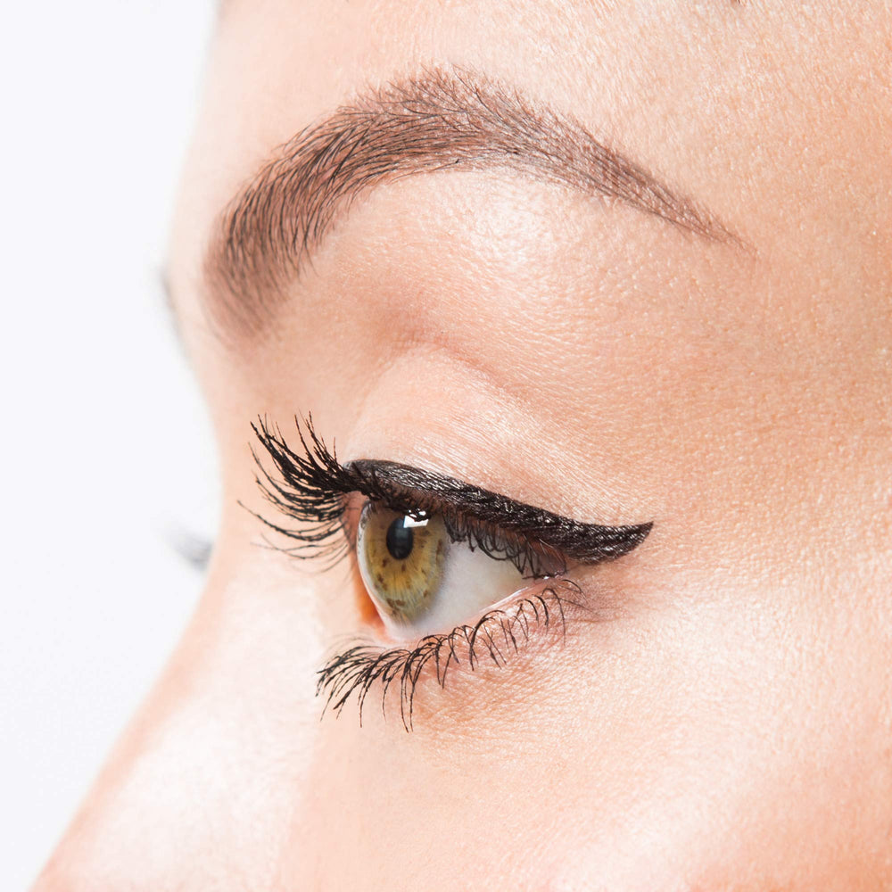 LORAC PRO Liquid Eyeliner tono Espresso para alternativas de color.