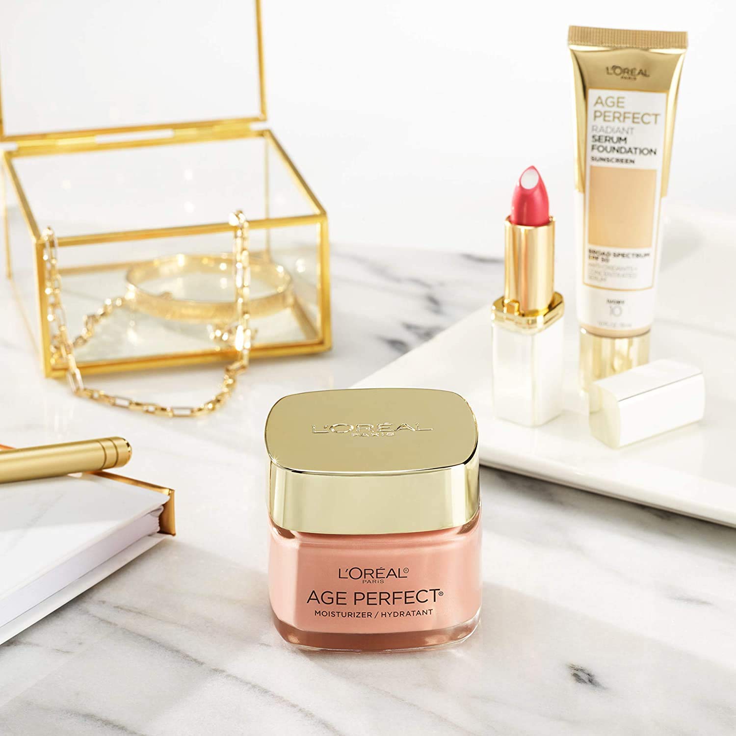 Crema ojos tono rosado L'Oreal Paris, sin aceite mineral.