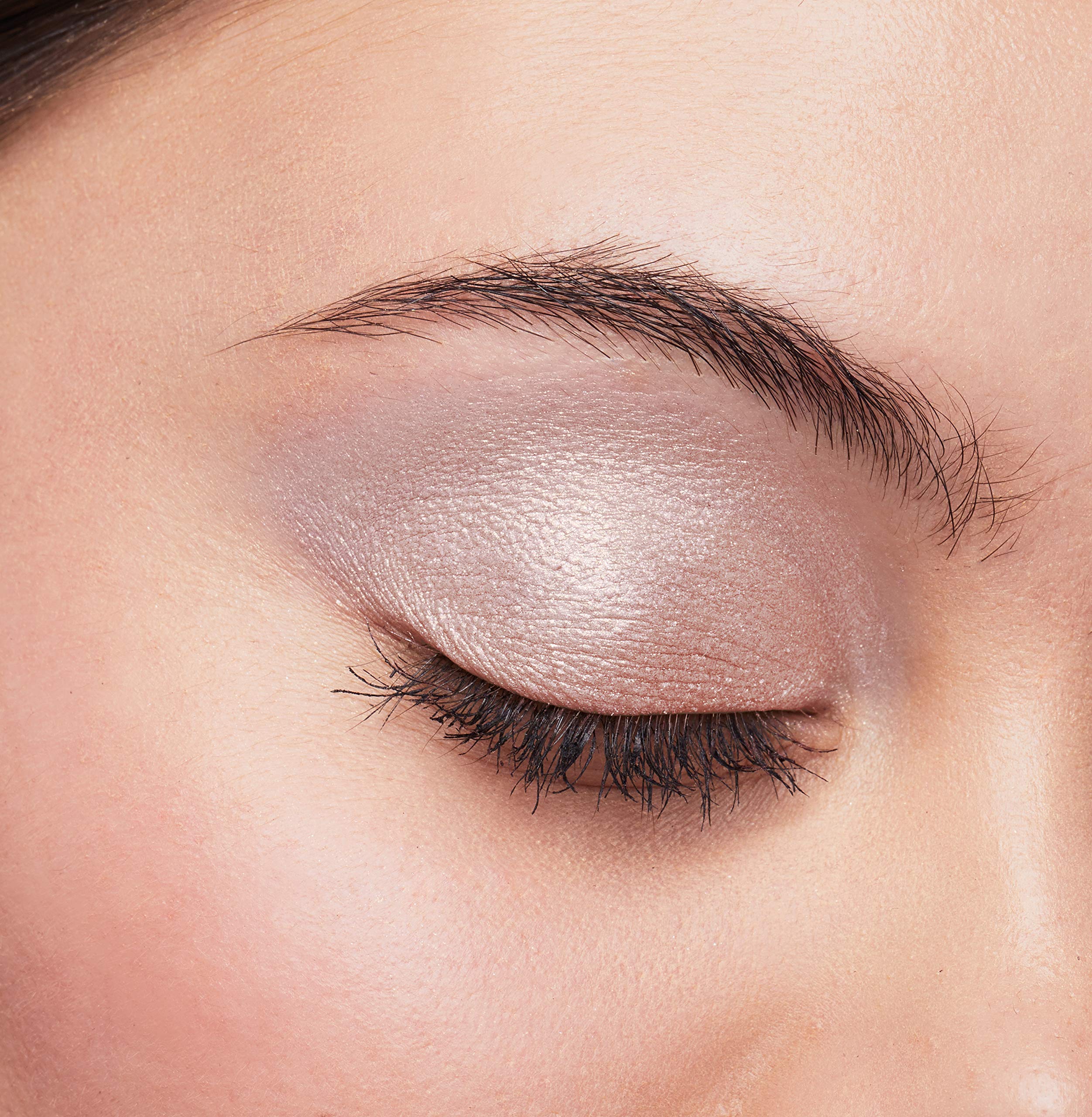 L'Oreal Paris Brilliant Eyes, acabado no graso para sensación suave