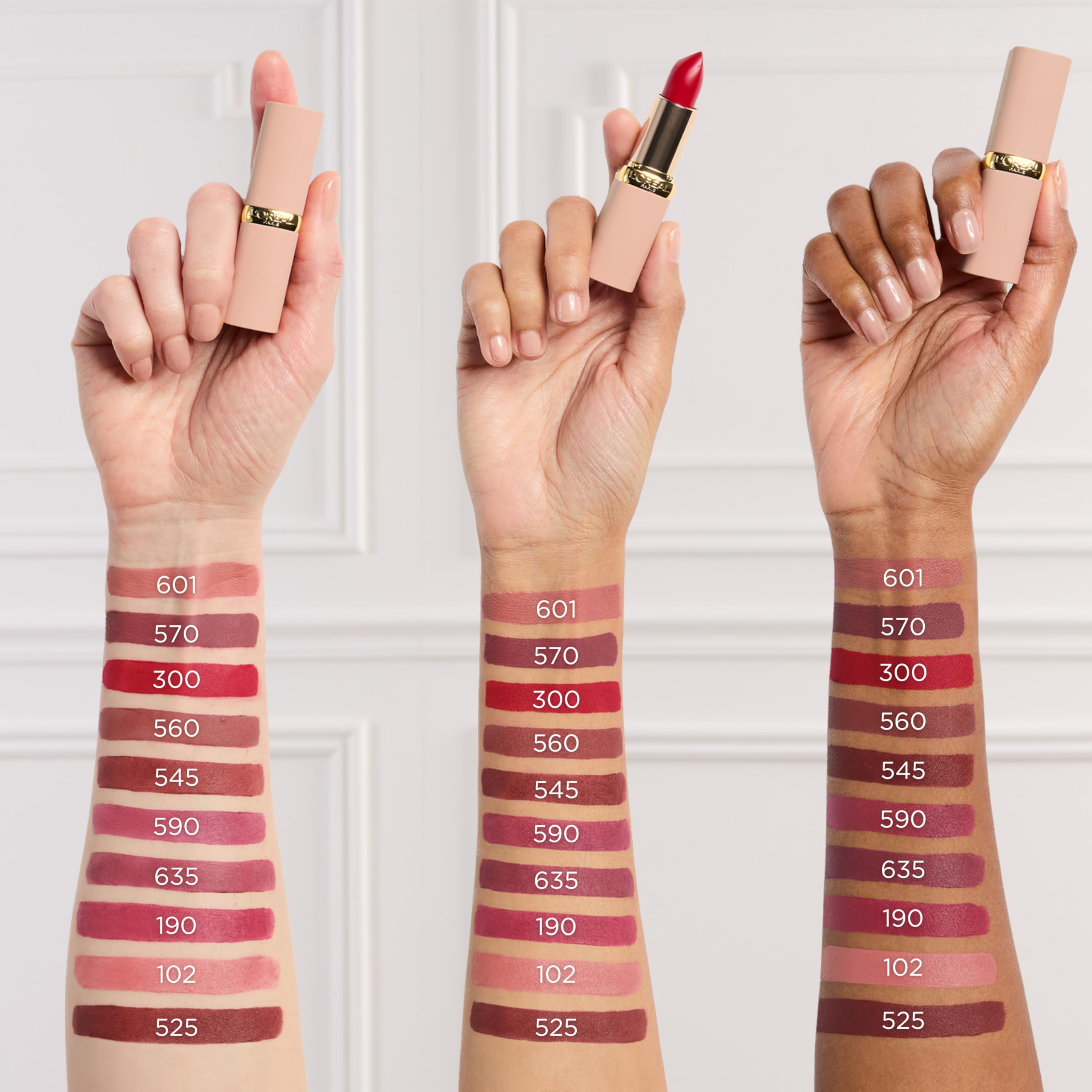 Textura bálsamo Colour Riche Blurred Matte que hidrata labios