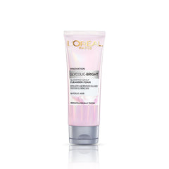 L’Oréal Paris Glycolic Bright: botella del limpiador facial espumoso para uso diario.