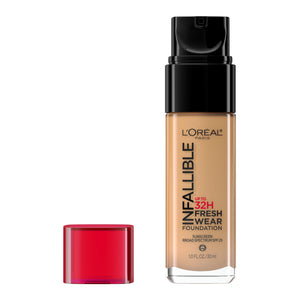 L’Oréal Paris Infallible Fresh Wear, botella muestra textura ligera para piel natural.