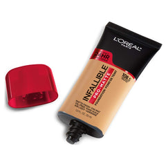 Acabado demi-matte de L’Oréal Paris Infallible Pro-Matte Foundation que suaviza imperfecciones.