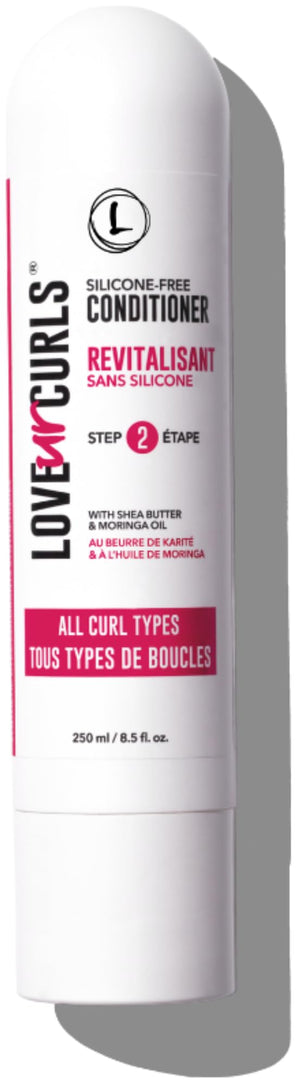 Love Ur Curls Acondicionador: botella vertida, crema suave para desenredar rizos sin fricción.