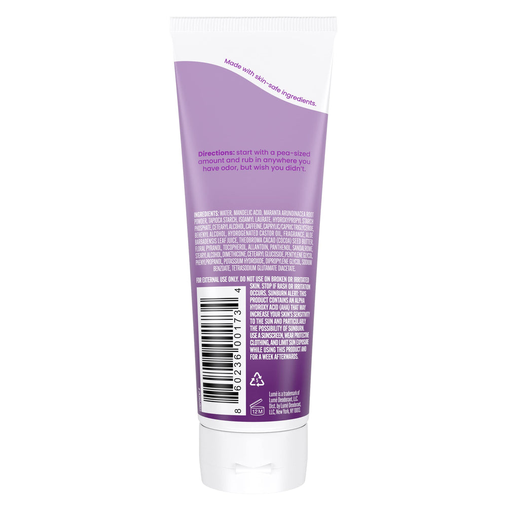 Lume aplicación crema invisible en el brazo para piel suave y fresca.