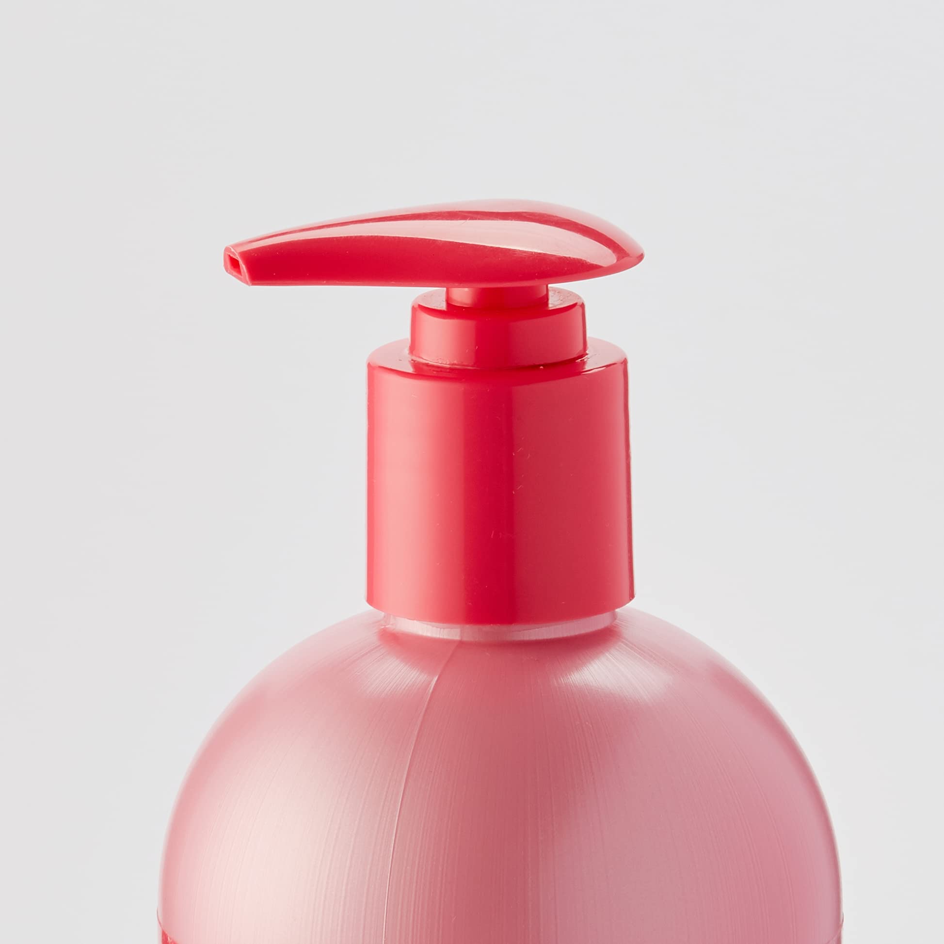 Textura ligera de la loción para uso diario del cabello.