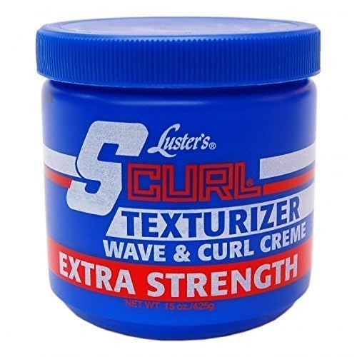 Luster's S Curl – manos aplicando crema para ondas definidas