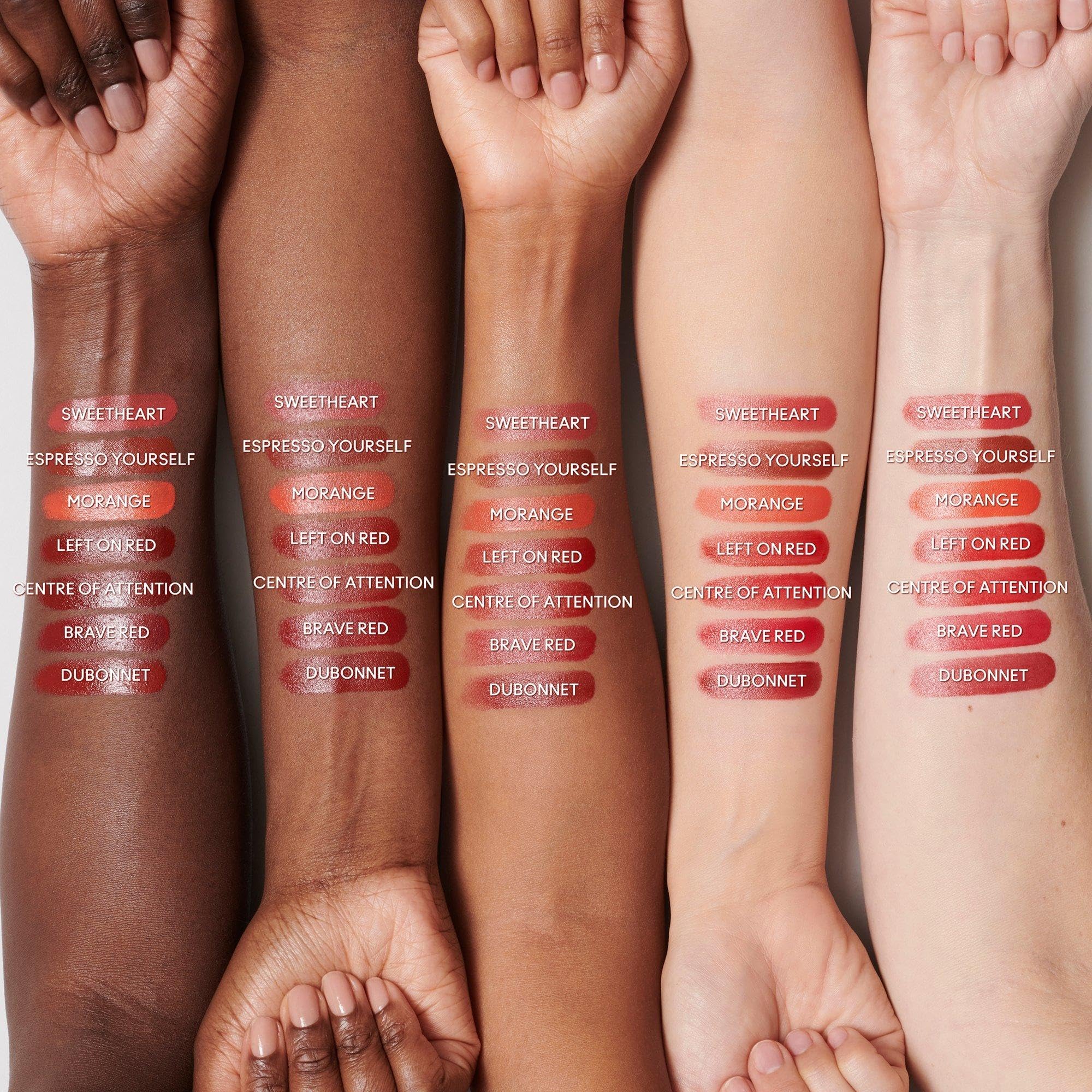 MAC Labial Satinado Blankety envase elegante para retoques discretos.