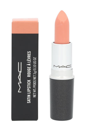 MAC Satin Lipstick Myth: aplicación directa para color suave y duradero.
