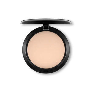 MAC Studio Fix polvo-base compacto NC15, acabado suave y uniforme para poros menos visibles