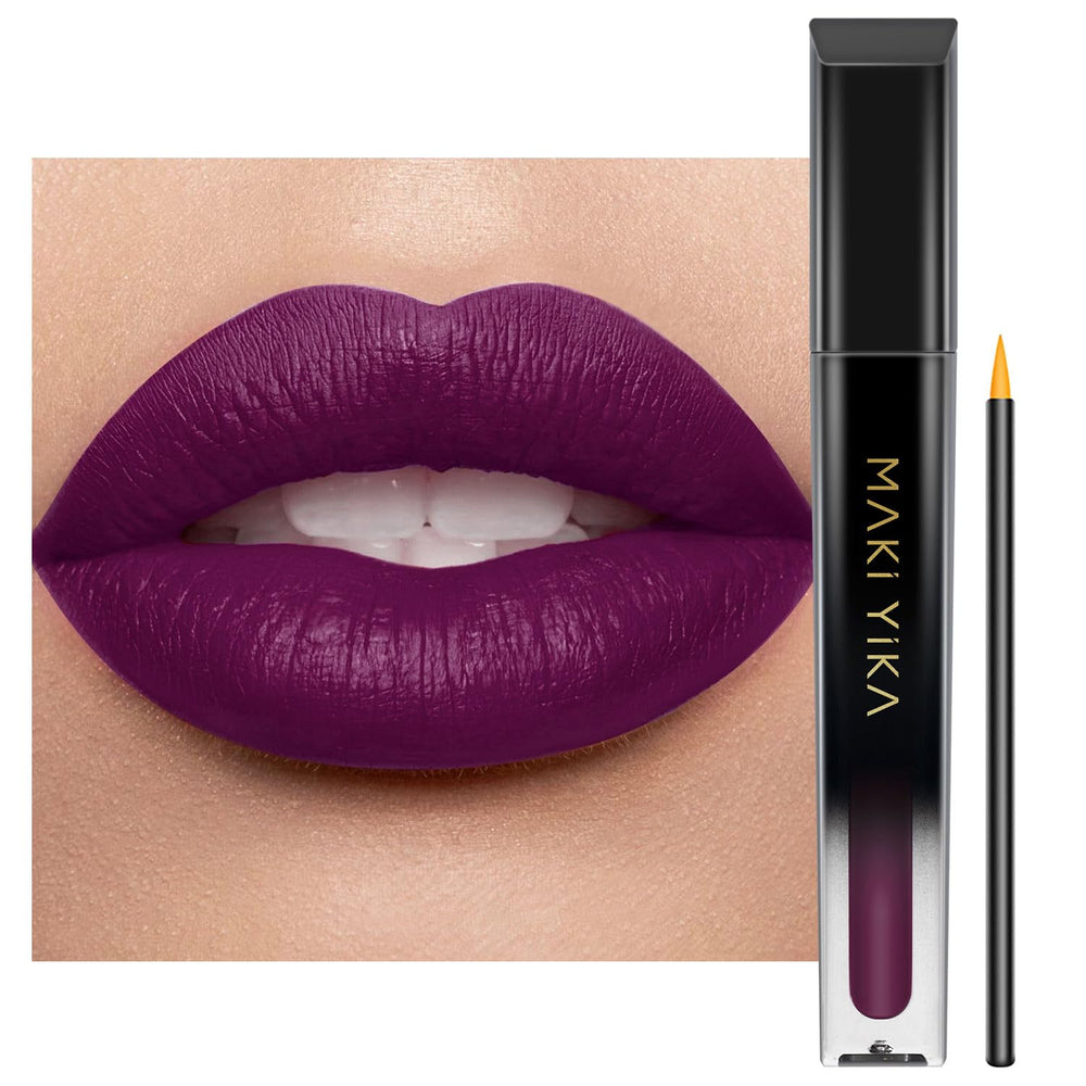 MAKI YIKA labial morado oscuro en tubo con color duradero