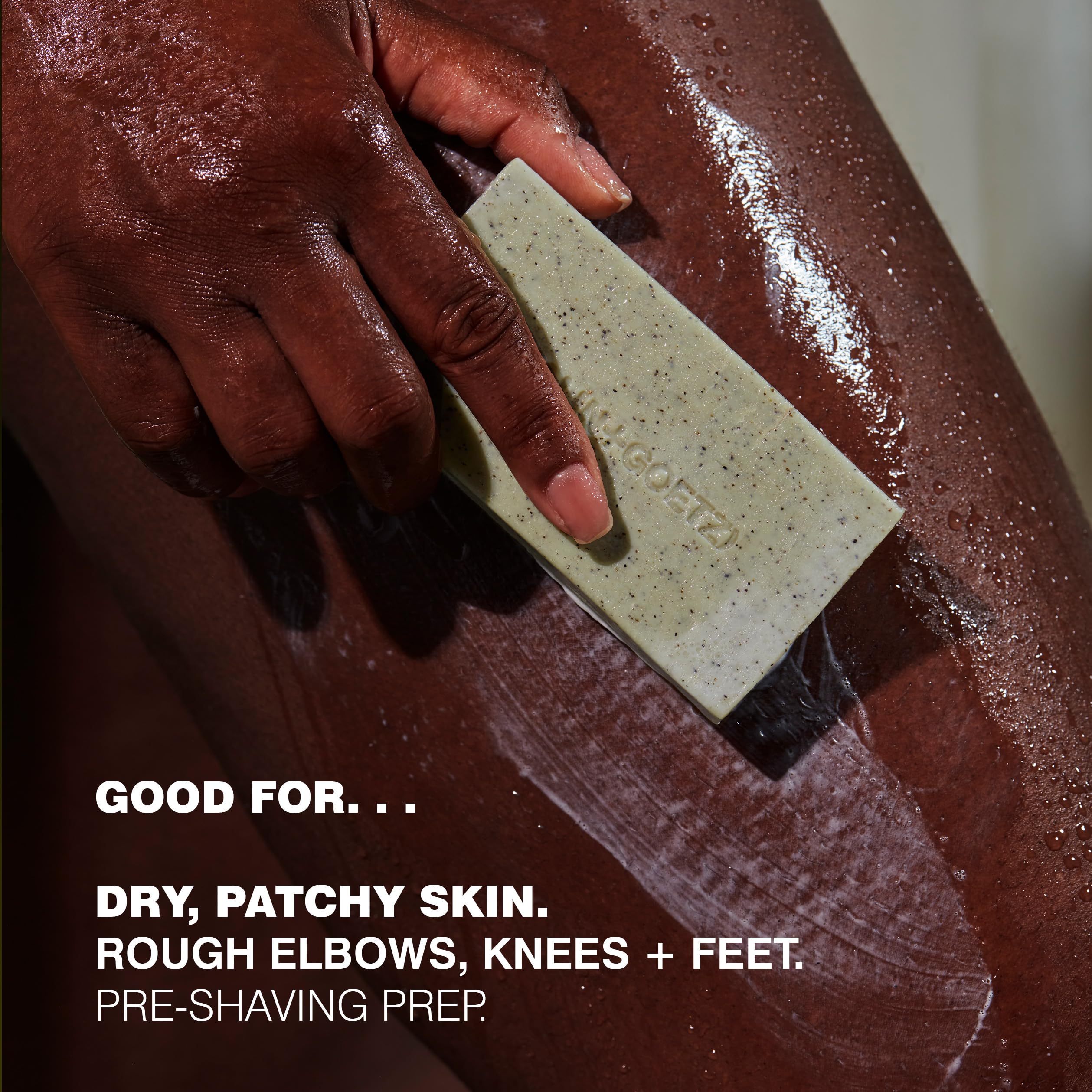 Barra exfoliante MALIN+GOETZ con pumice volcánico para eliminar células muertas con suavidad.