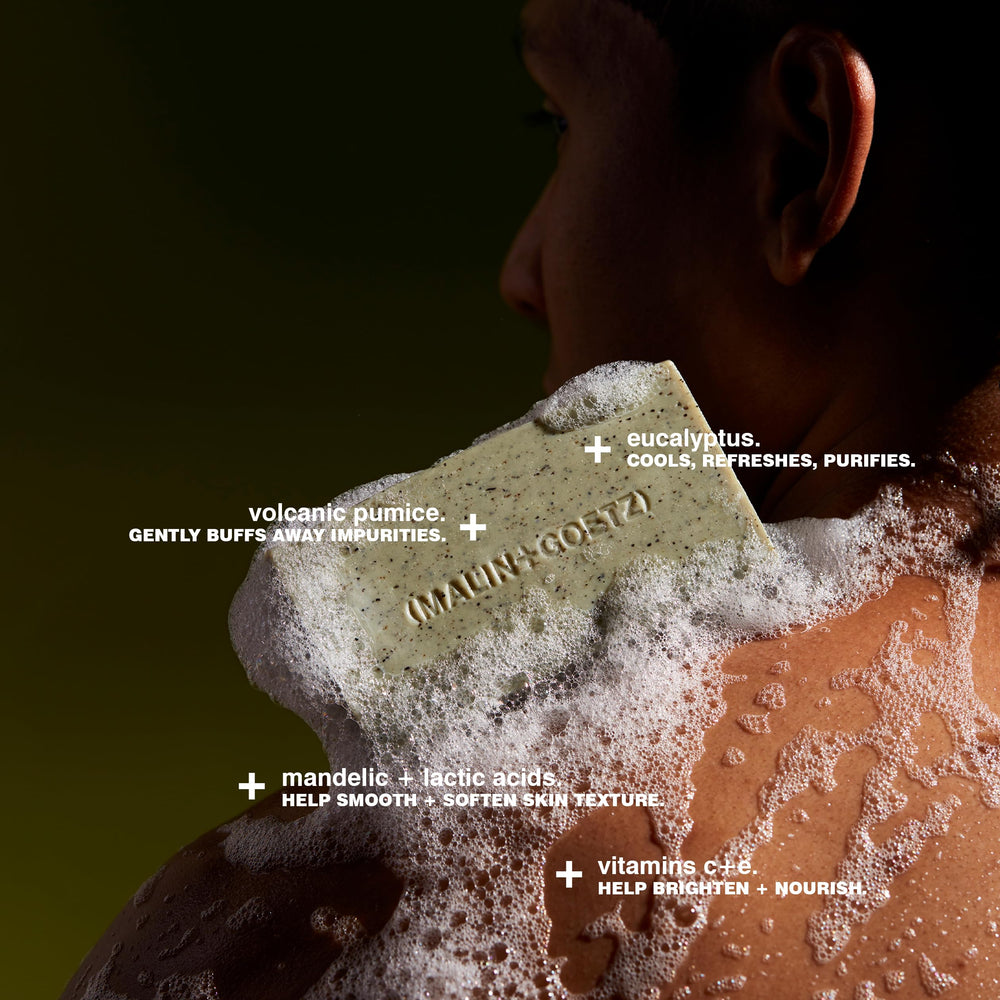Barra exfoliante MALIN+GOETZ, textura cremosa que deja la piel más suave y clara.
