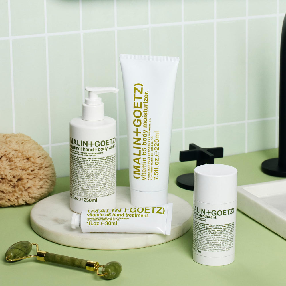 MALIN+GOETZ Vitamin B5, fragancia suave de bergamota para sensación fresca.