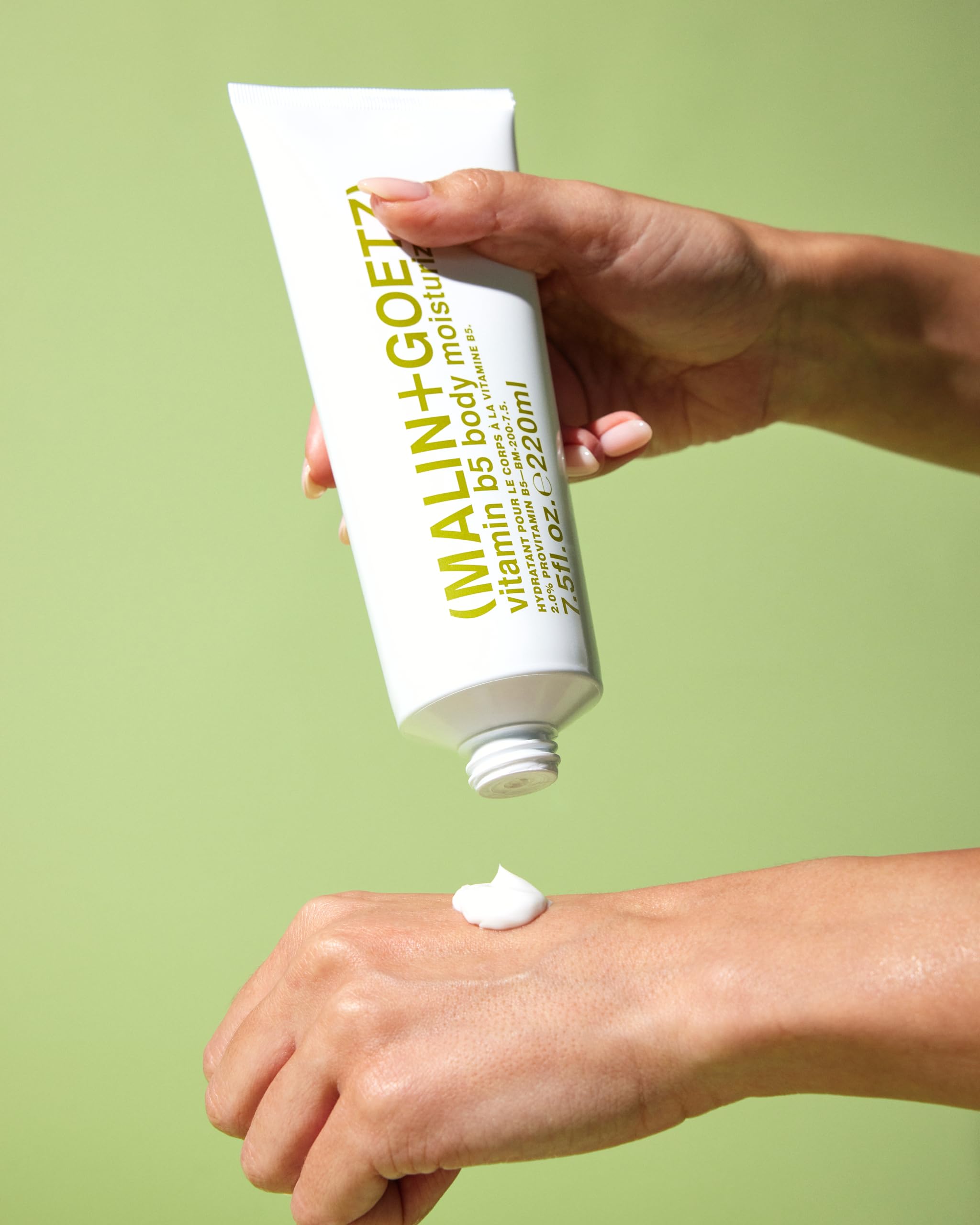MALIN+GOETZ Vitamin B5, manteca de karité y miel para piel calmada.