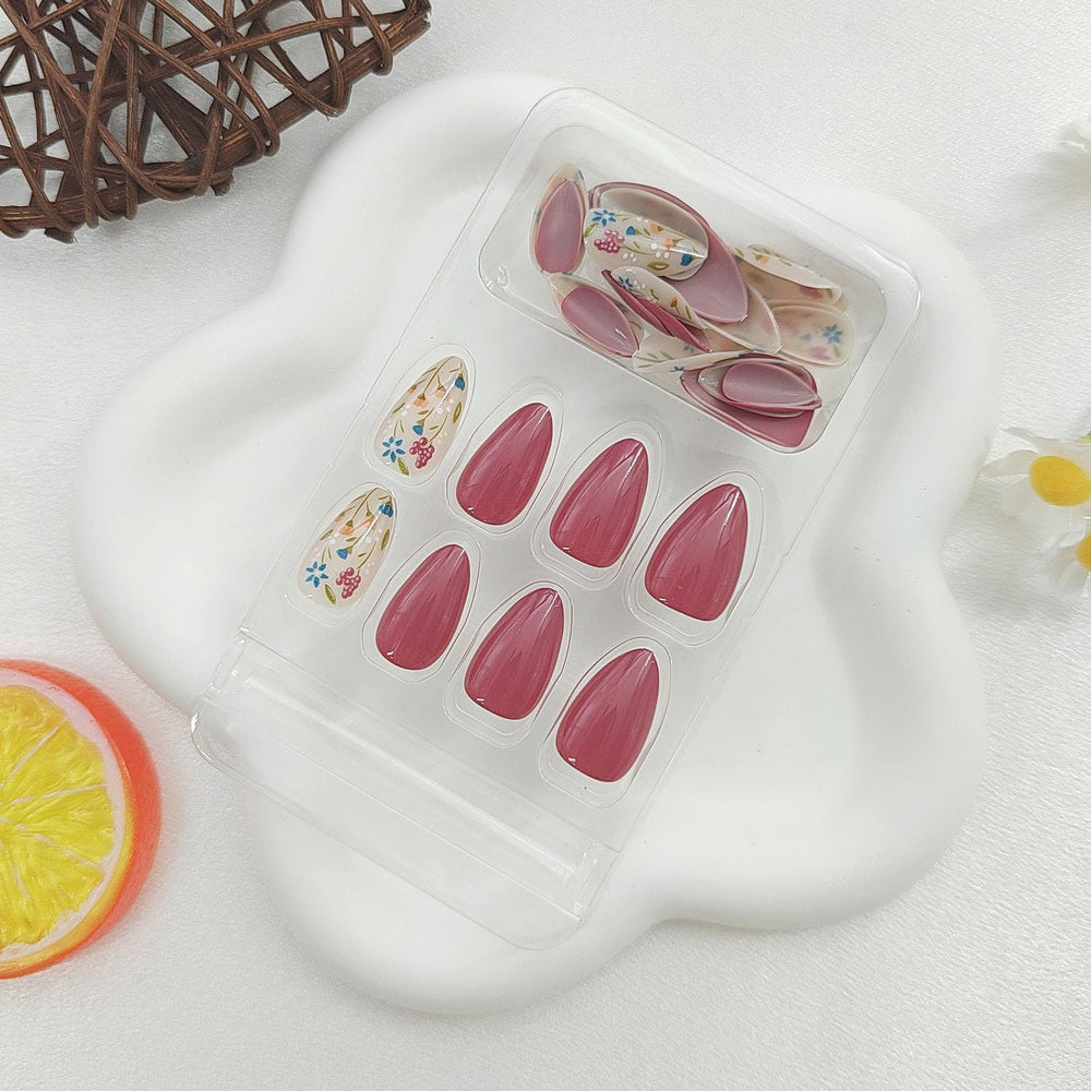 MAOTTIE diseño floral en uñas para ocasiones especiales.