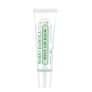 Bálsamo labial de Menta de Mario Badescu, envase portátil para retoques diarios.