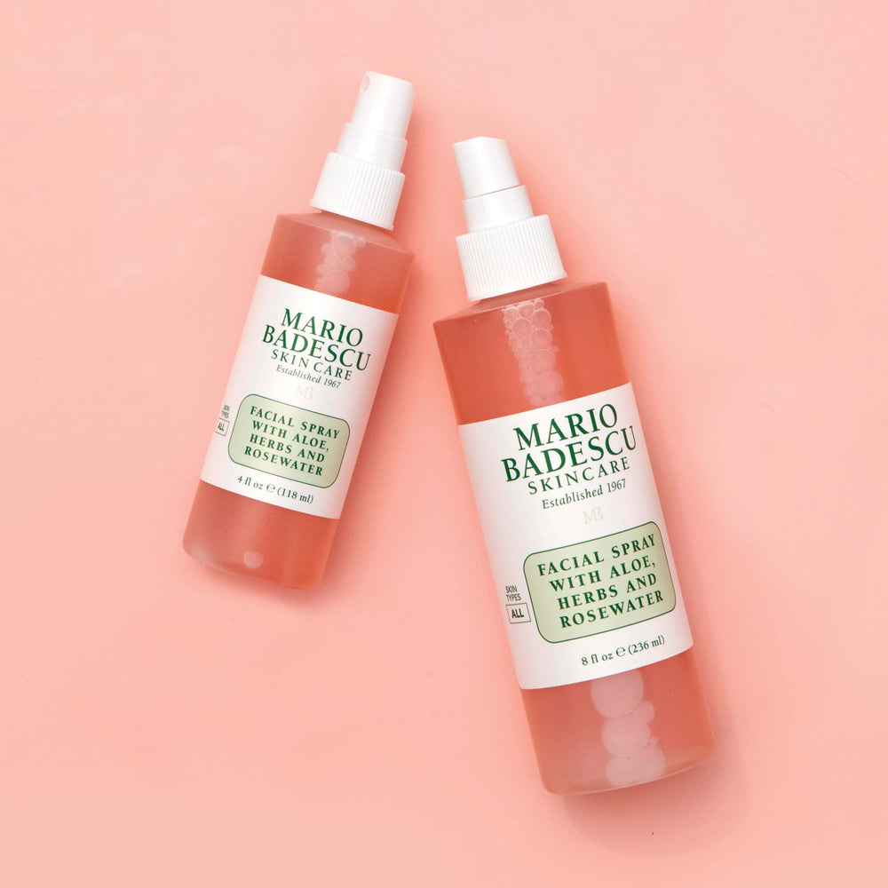 Bruma para todo tipo de piel de Mario Badescu ofrece hidratación ligera.