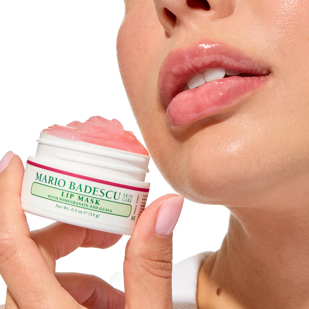 Mario Badescu manteca de shea, reparador para labios durante la noche.