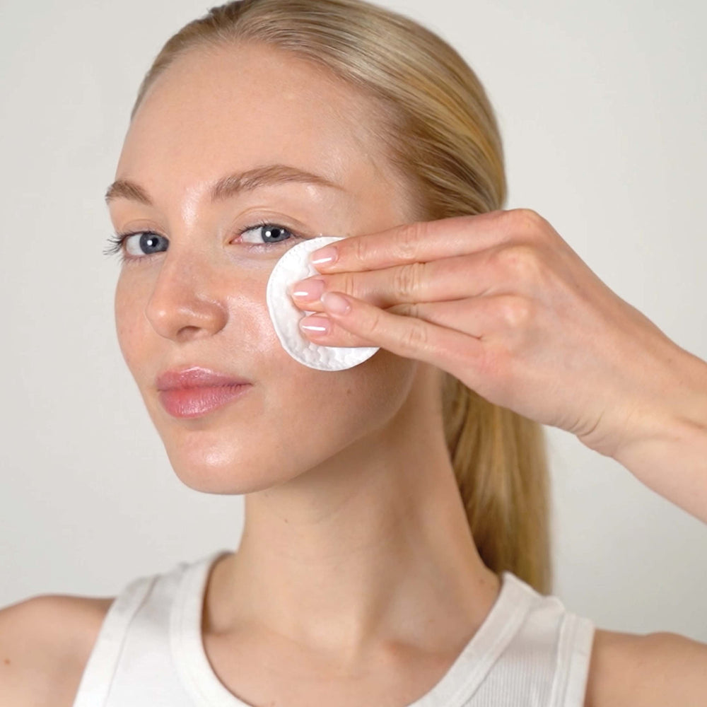 Textura ligera del tónico glicólico que se absorbe rápido