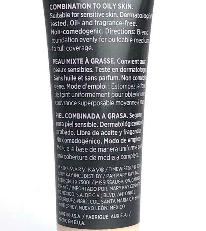 Mary Kay TimeWise Matte 3D Ivory C110, aplicación con pincel para control del poro.