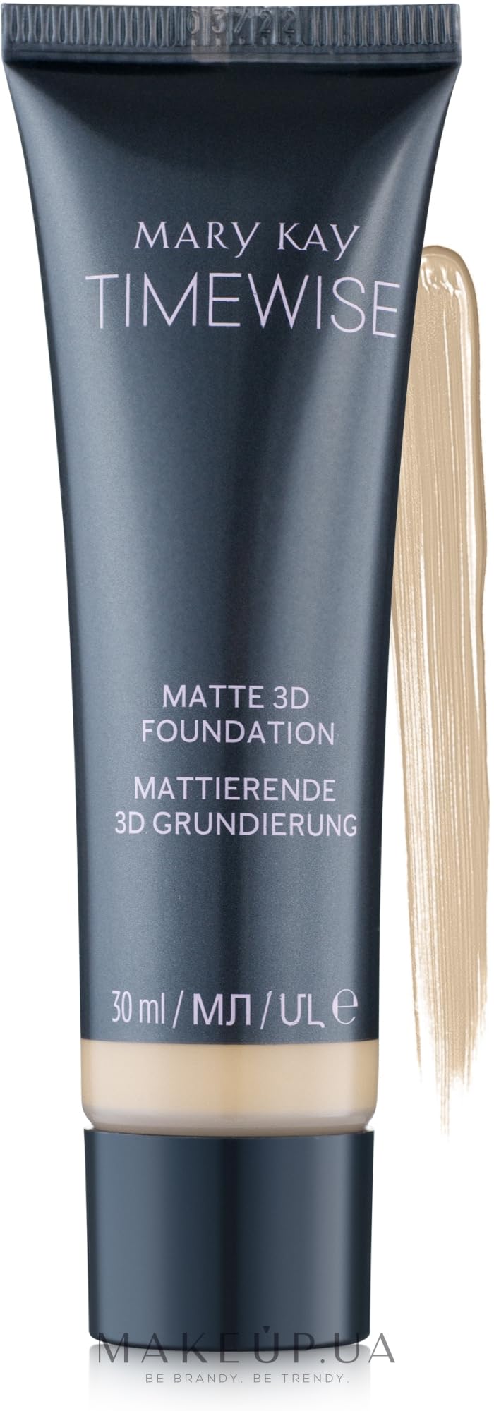 Mary Kay TimeWise Matte 3D Ivory C110, envase elegante para aplicación suave durante todo el día.
