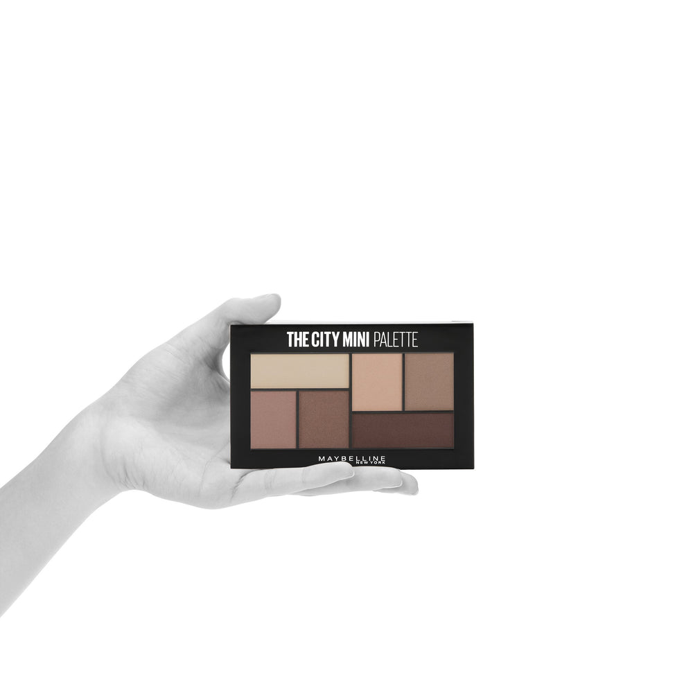 Maybelline City Mini Sombra Aplicación Cremosa: aplicación suave para retoques rápidos.