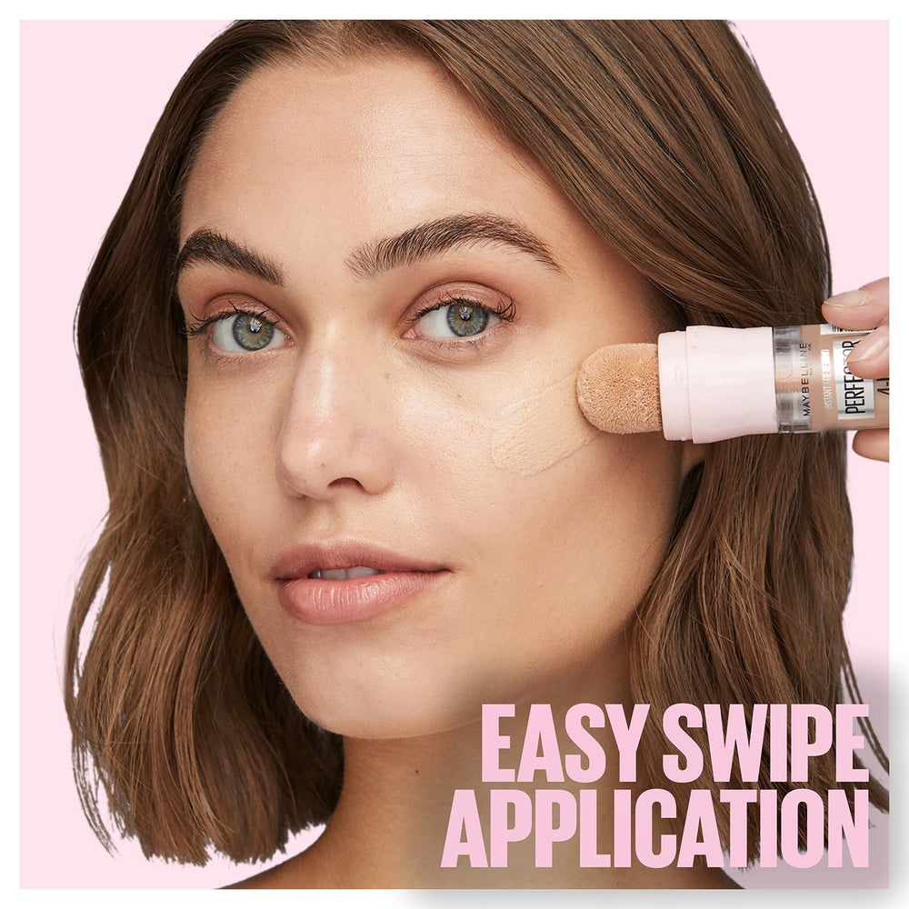 Maybelline Instant Age Rewind Glow realza mirada con toques iluminadores.