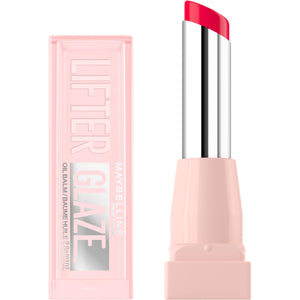Maybelline Lifter Glaze con aceite hidratante brinda brillo suave a los labios.